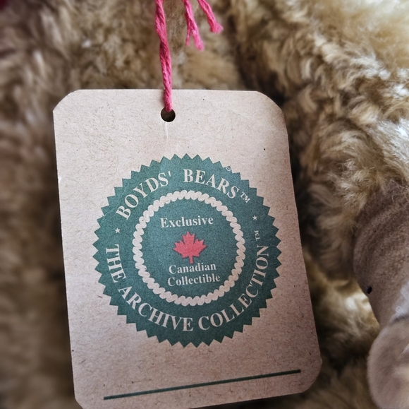 Boyd's Bear - Picture 9 of 11